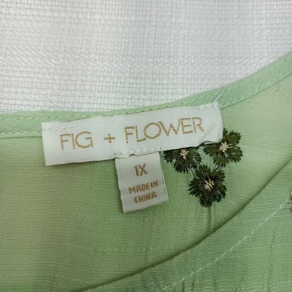 Fig & Flower Tunic Top Womens 1X Green Floral Embroidered Lined Boho Keyhole - Picture 2 of 6